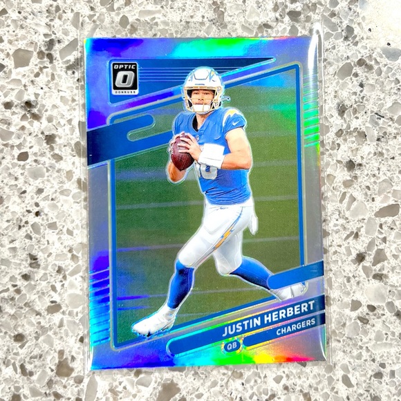 JUSTIN HERBERT SILVER HOLO CARD PRIZM NFL OPTIC CHARGERS 2021 - Picture 1 of 2